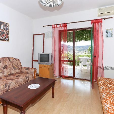 Holiday Home Marcelo-With Terrace Vinišće Exterior foto